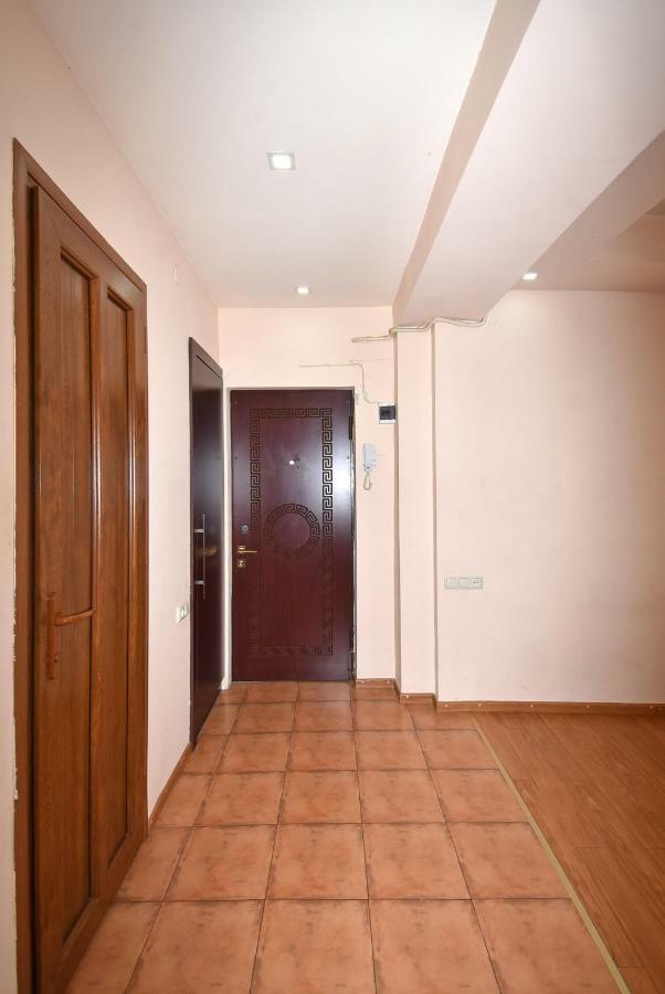 Apartments In Center Of Yerevan,Koghbatsi 1A Street Dış mekan fotoğraf