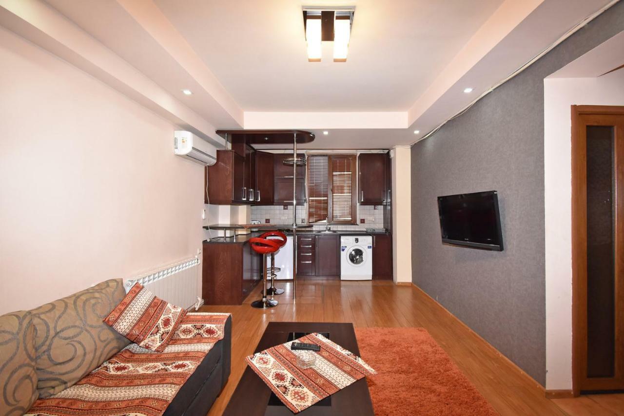 Apartments In Center Of Yerevan,Koghbatsi 1A Street Dış mekan fotoğraf