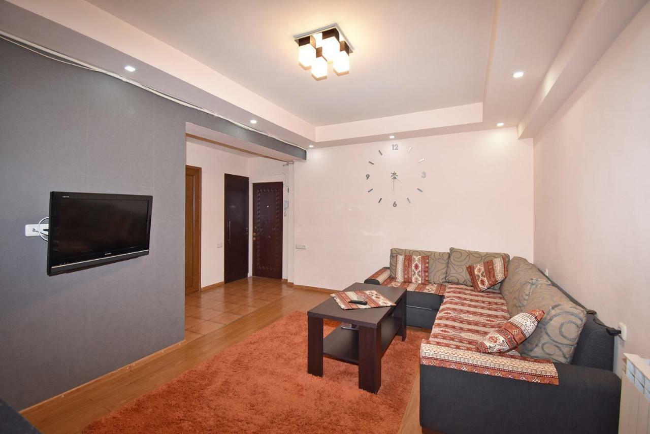 Apartments In Center Of Yerevan,Koghbatsi 1A Street Dış mekan fotoğraf